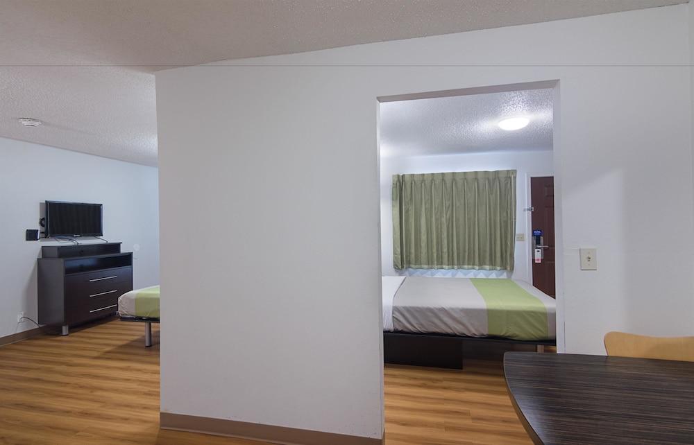 Studio Inn Extended Stay Oklahoma City Airport By Oyo Exterior foto