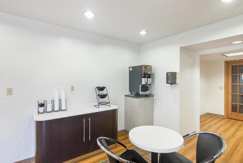 Studio Inn Extended Stay Oklahoma City Airport By Oyo Exterior foto