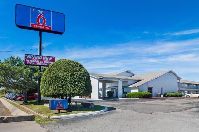 Studio Inn Extended Stay Oklahoma City Airport By Oyo Exterior foto